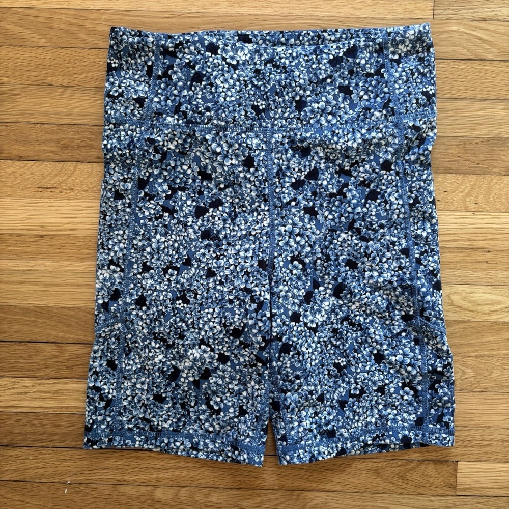 Tuckernuck Sport Compression Biker Shorts Floral Blue Womens Size Small Gym Yoga